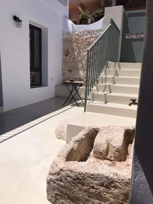 Lithos Retreat 2 Apartment Kolimvárion Ngoại thất bức ảnh